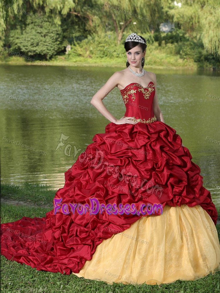 Important Wine Red Quinces Dress with Applique and Pick-up