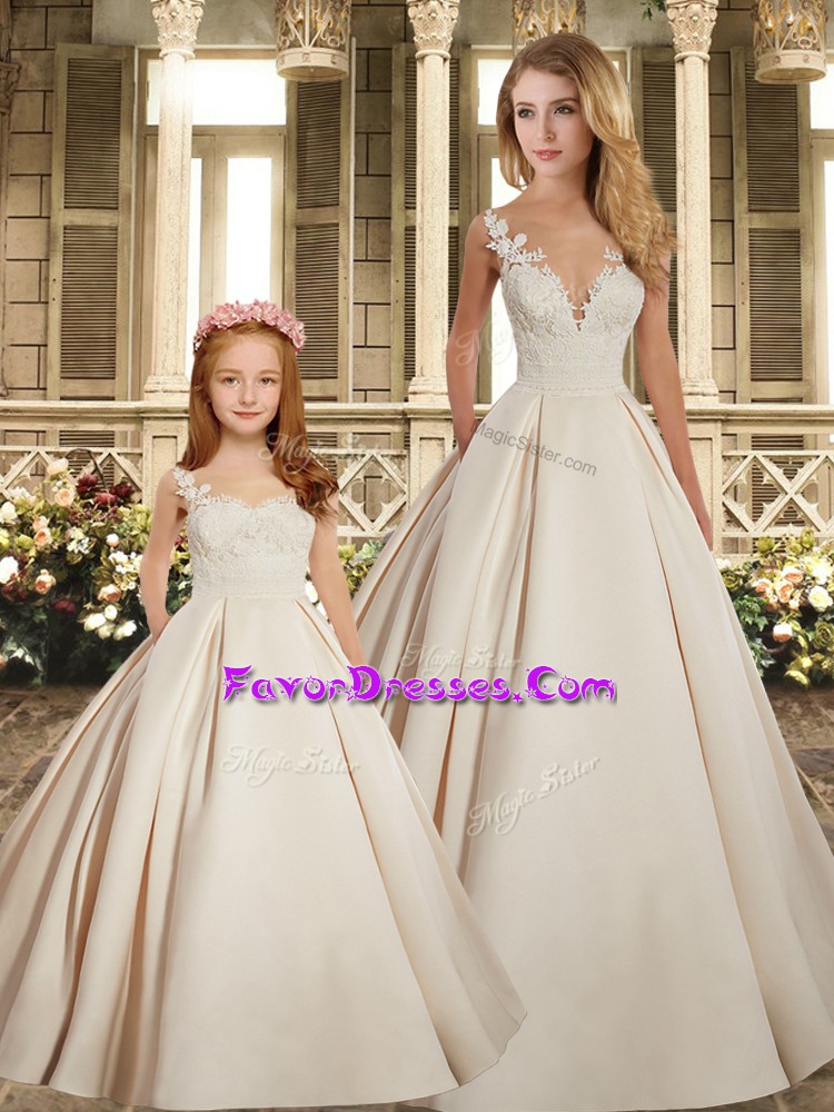  Sleeveless Sweep Train Appliques and Embroidery Backless Quinceanera Gowns
