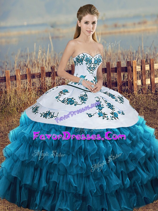  Organza Sweetheart Sleeveless Lace Up Embroidery and Ruffled Layers and Bowknot Ball Gown Prom Dress in Blue And White