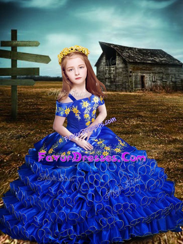  Off The Shoulder Short Sleeves Little Girls Pageant Dress Floor Length Embroidery and Ruffled Layers Royal Blue Organza