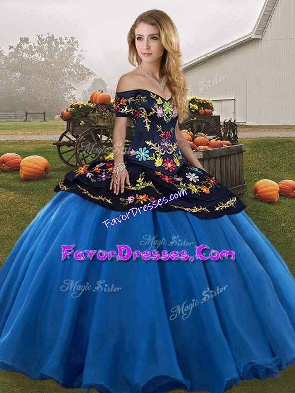  Sleeveless Embroidery Lace Up 15th Birthday Dress