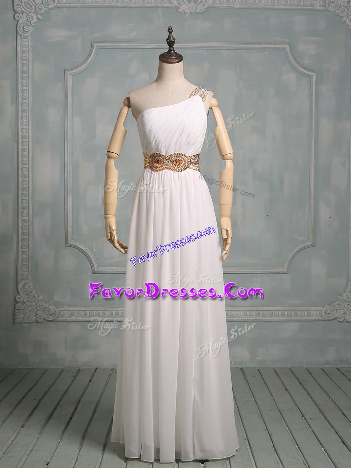 Halter Top Sleeveless Prom Evening Gown Floor Length Beading and Ruching White Chiffon