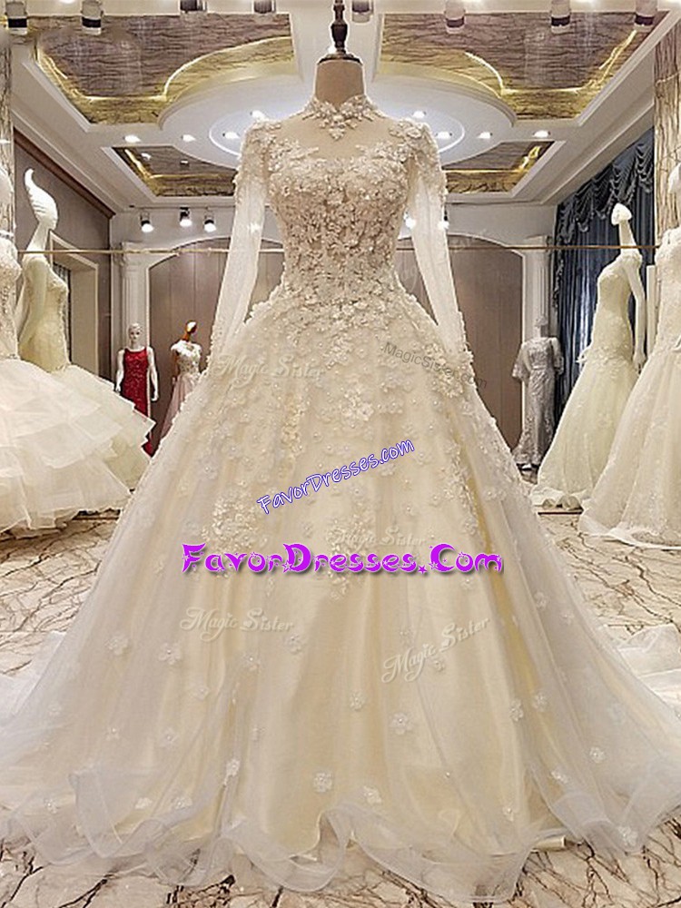 Fine White Long Sleeves Appliques Lace Up Wedding Gowns