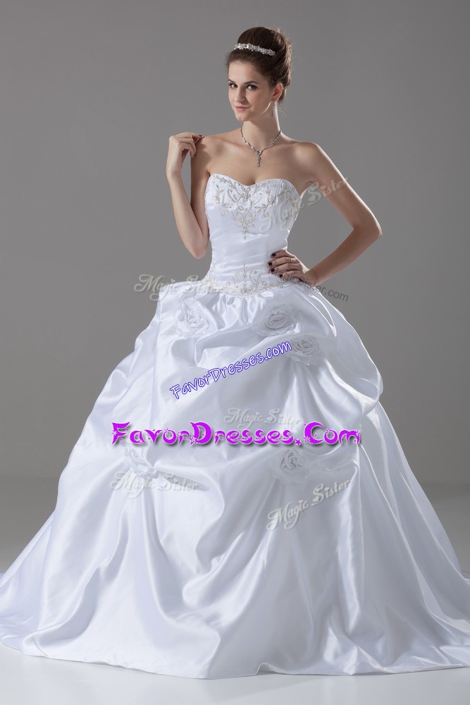 Custom Design White Sweetheart Lace Up Embroidery and Pick Ups and Hand Made Flower Wedding Gown Brush Train Sleeveless