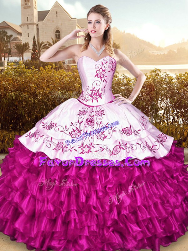  Fuchsia Sweetheart Lace Up Embroidery Vestidos de Quinceanera Sleeveless