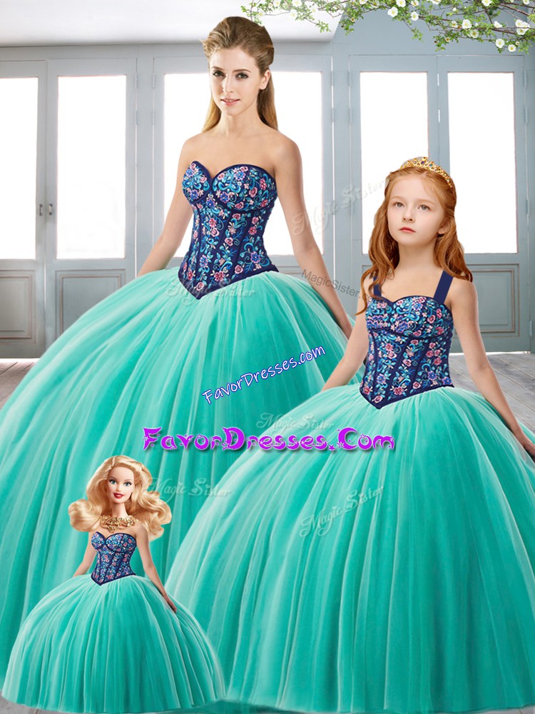 Fashionable Sleeveless Lace Up Floor Length Embroidery Sweet 16 Dress