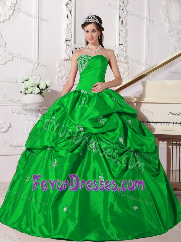 Nice Sweetheart Green Taffeta Quince Dress with Beading and Appliques