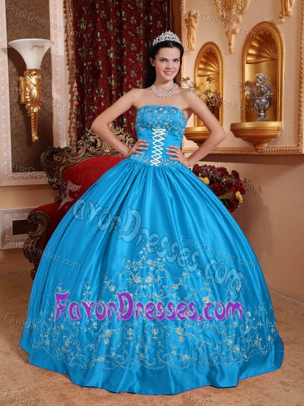 Wholesale Price Teal Ball Gown Strapless Quince Dress with Embroidery in Taffeta