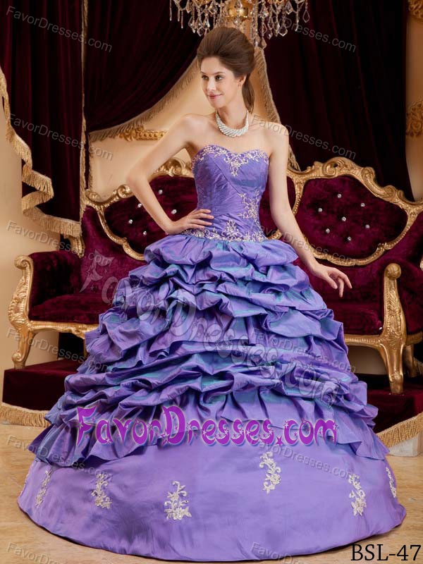 Lilac Sweetheart Appliqued Quinceanera Dress with Pick Ups in Taffeta for Cheap