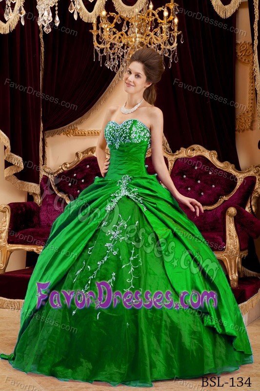 Iconic Green Taffeta and Tulle Sweetheart Appliqued Quinceanera Dresses