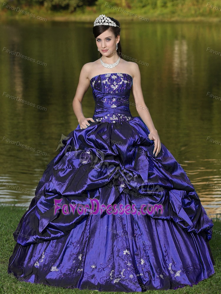 Purple Quinceanera Formal Dresses with Beading and Pick Ups in Taffeta