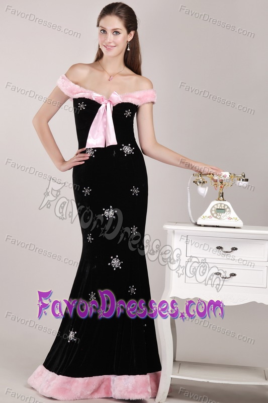 Dressy Mermaid Off-the-shoulder Middle School Graduation Dress in Black