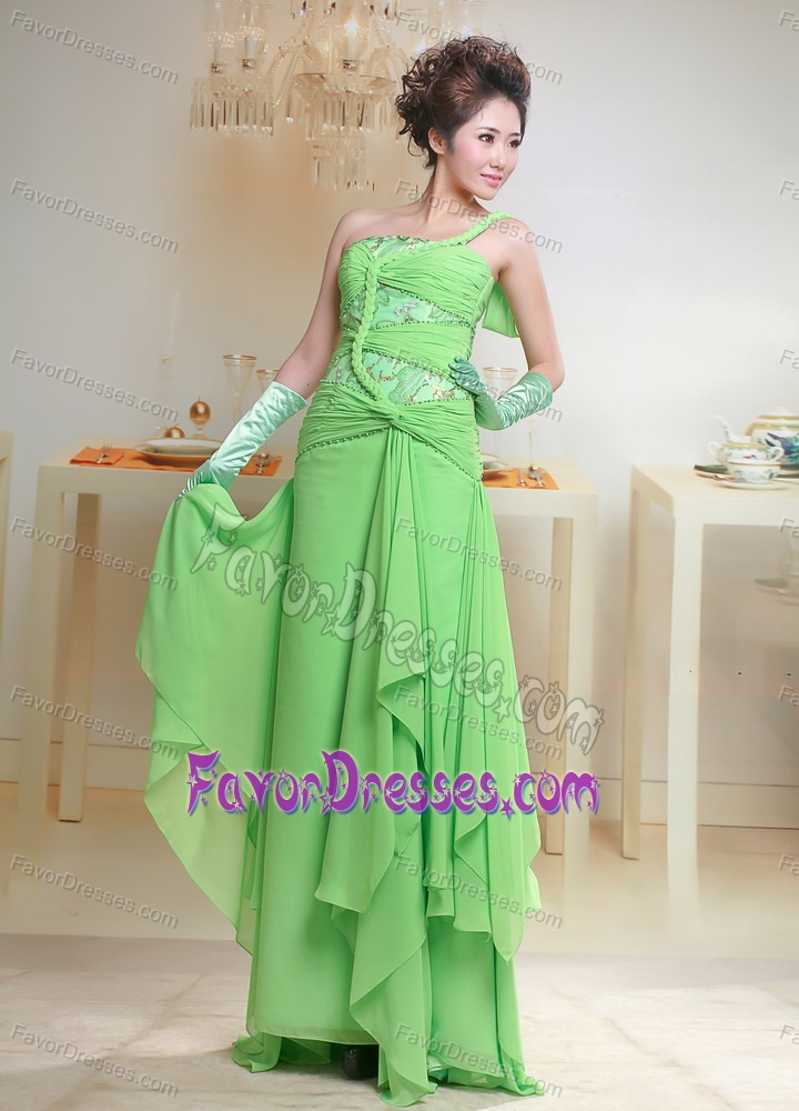 Fashionable Spring Green One Shoulder Ruched Formal Graduation Dresses