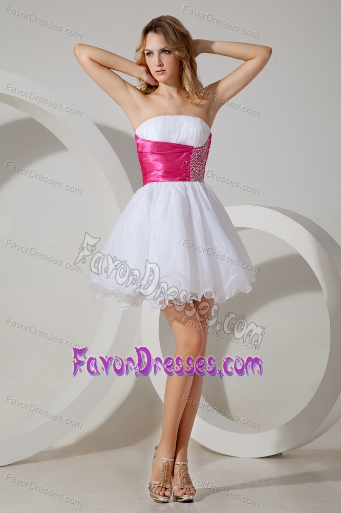 Strapless Mini-length Ruched Organza Homecoming Dresses with Beaded Sash