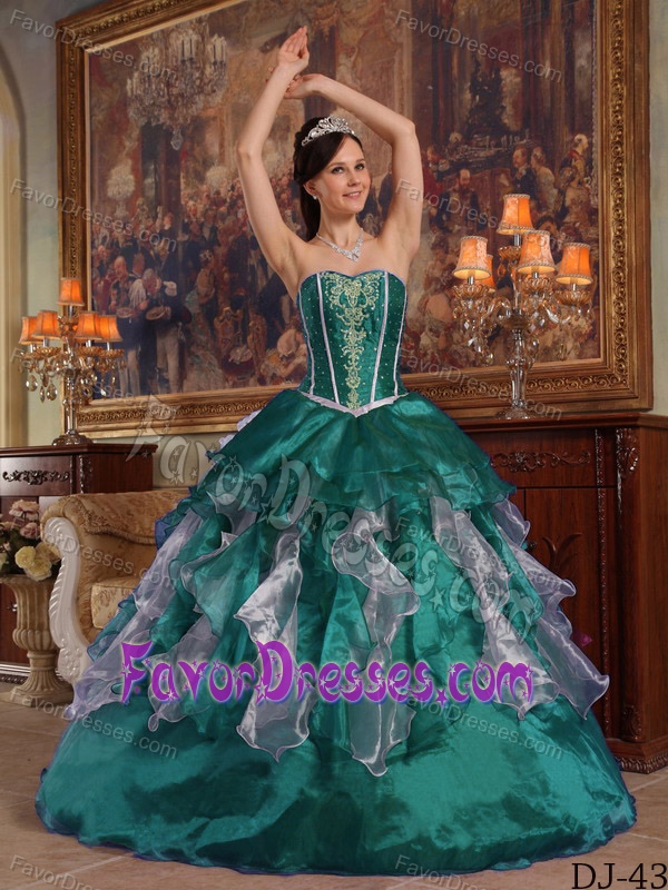 Turquoise Informal Sweetheart Quinceanera Dress in Organza with Beading