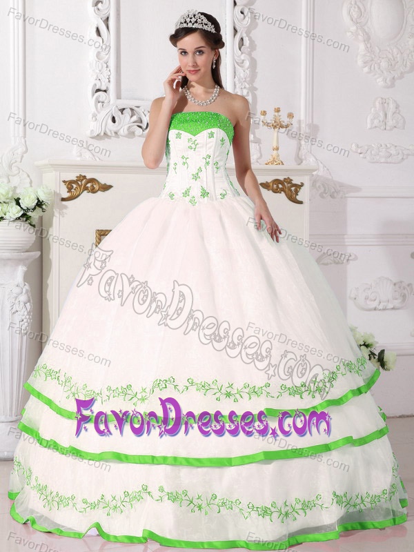 Romantic White Quinceanera Dresses Gowns with Spring Green Appliques