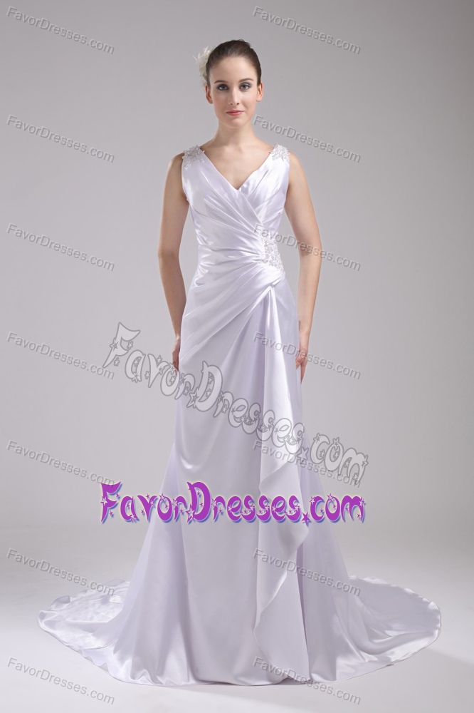 Popular Column V-neck Bridal Gown Dress with Ruching and Appliques Decorated