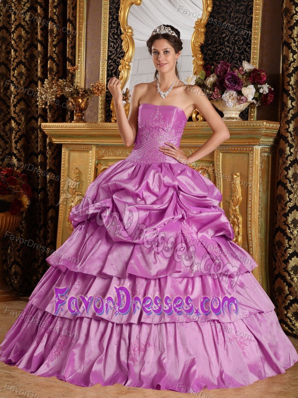 Lavender Taffeta Beaded Strapless Sweet Sixteen Dresses with Appliques