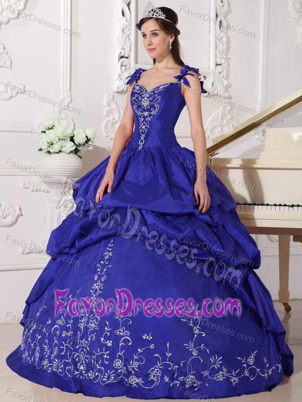 Royal Blue Straps Taffeta Embroidery and Beaded Sweet Sixteen Dresses