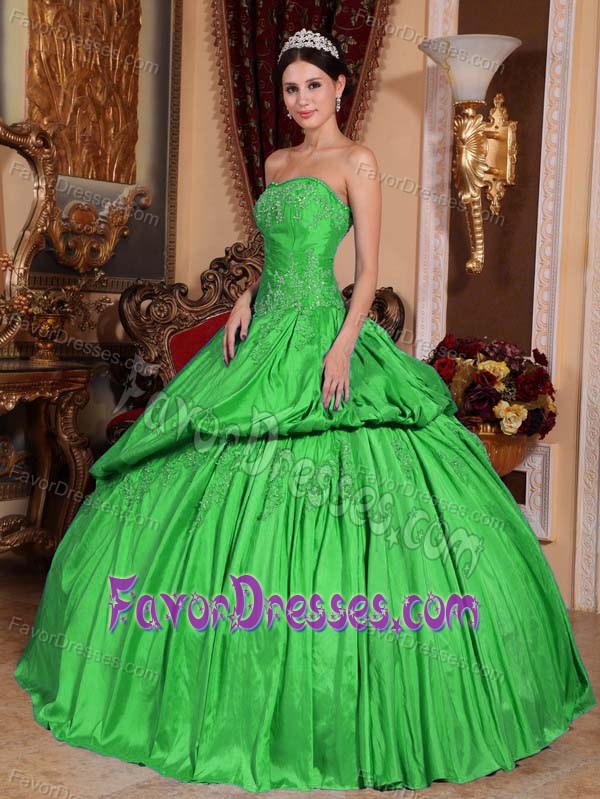 Dramatic Spring Green Strapless Beading Dress for Quinceaneras in Taffeta