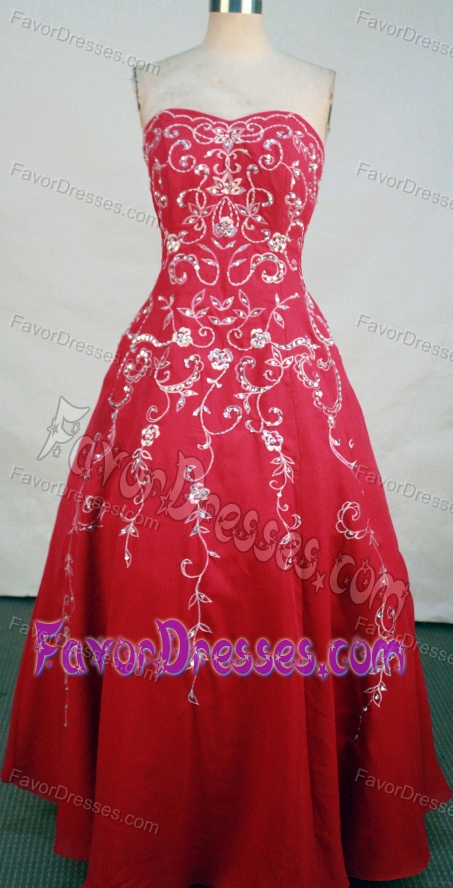 Exquisite 2013 Sweetheart Beaded Prom Dress for Ladies in Red with Embroidery