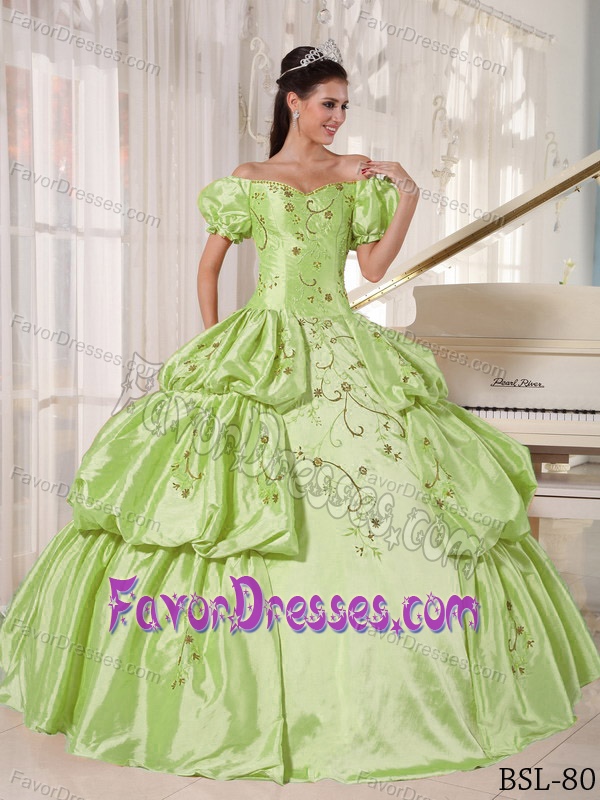 Breathtaking Off The Shoulder Taffeta Dress for Quinces with Short Sleeves