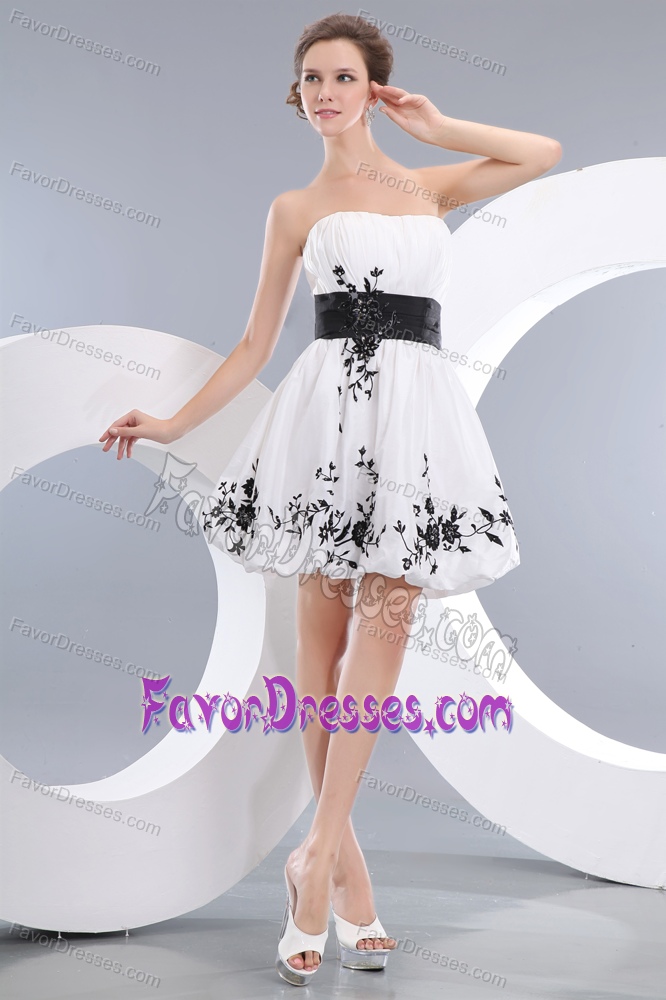 Classical Appliqued Zipper-up Short Taffeta Prom Gown Dresses in and Black