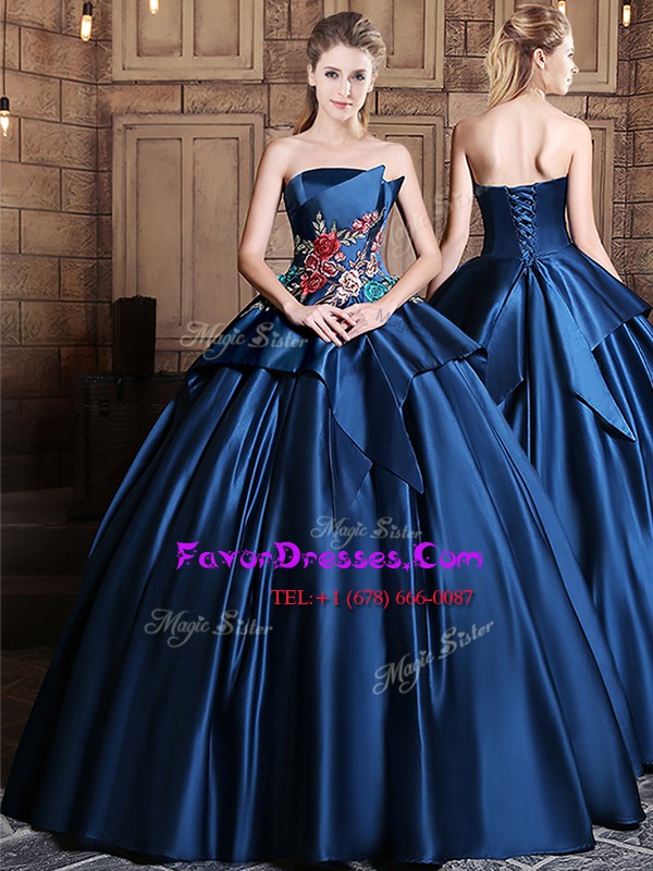 Discount Strapless Sleeveless Satin Quinceanera Gowns Appliques Lace Up