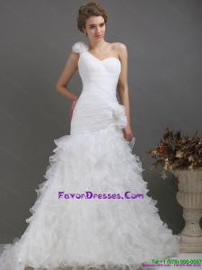 2015 Designer One Shoulder Wedding Dress with Ruching and Hand Made Flowers