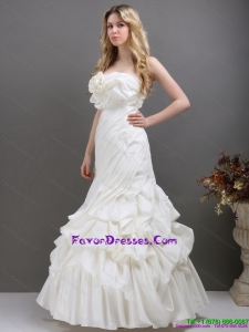 Pleated White Strapless Fashionable Wedding Dresses with Ruffles and Pick Ups