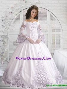 2015 Fashionable Laced Quinceanera Gowns with Hand Made Flowers