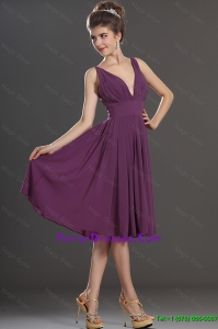 Perfect V Neck Short Prom Dresses in Eggplant Purple
