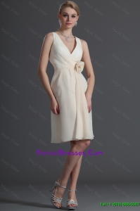 Cheap Luxurious V Neck Short Hand Made Flower Prom Dresses in Champagne