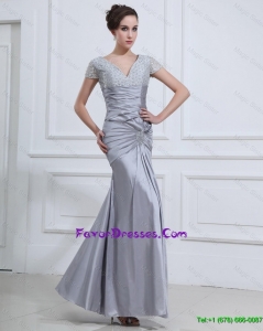 Elegant Wonderful Mermaid V Neck Prom Dresses with Beading in Silver