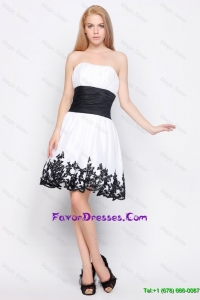 Cheap Cute Strapless Short Prom Dresses with Belt and Appliques