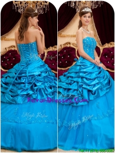 2016 Cheap Strapless Quinceanera Gowns with Appliques and Beading