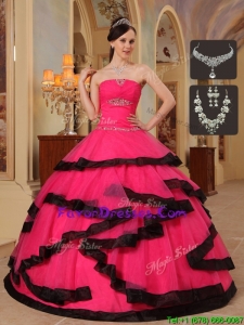 2016 Pretty Appliques Quinceanera Dresses in Red and Black