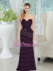 2015 Sweetheart Ruching Floor Length Dama Dress in Dark Purple