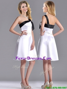 Exquisite One Shoulder Satin Short Prom Dress in White and Black