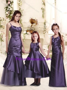 Popular Straps Mermaid Bridesmaid Dress with Ruffles and Handle Made Flower