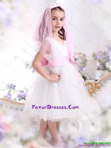2015 Beautiful White Little Girl Pageant Dress with Baby Pink Waistband and Hand Made Flower