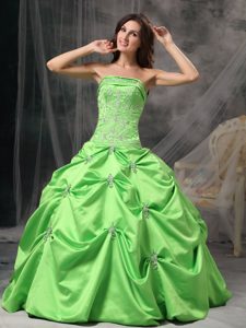 Affordable Strapless Beaded Taffeta Quinceanera Dresses in Spring Green