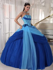 Blue Ball Gown Strapless Nice Tulle Dresses for Quinceanera with Beading