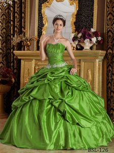 Spring Green Ball Gown Strapless Inexpensive Sweet 16 Dress in Taffeta