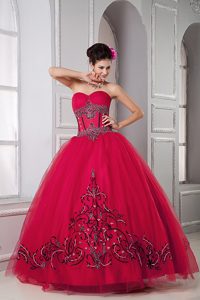 Red Ball Gown Sweetheart Pretty Quinceanera Dresses in Tulle with Beads