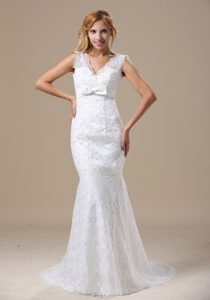 V-neck Straps Mermaid Lace Wedding Dress with Sash and Bowknot