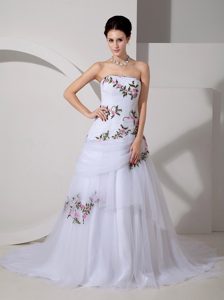 2015 Strapless Court Train Tulle Wedding Dress with Floral Appliques and Ruching