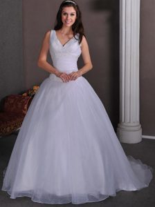 V-neck Straps Court Train White Organza Ruched Wedding Dresses with Beading