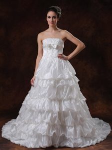 Strapless Court Train Taffeta Appliqued Wedding Dress with Ruffles and Bowknot