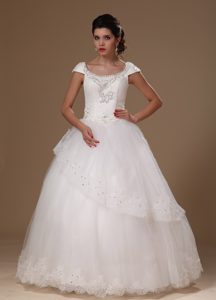 Short Sleeves Scoop Taffeta and Tulle Wedding Dress with Appliques
